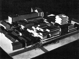 Az ún. "Centrum tömb" makettje. Az első elképzelések 1973-ból. (forrás: Városépítés)